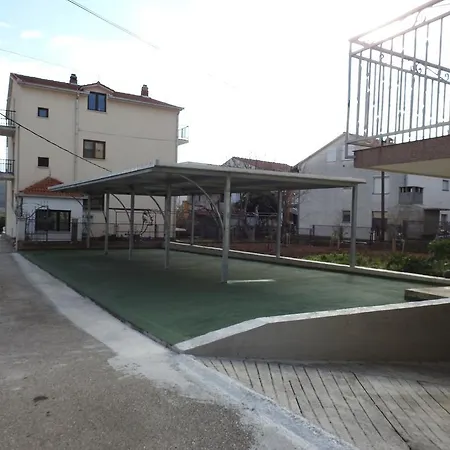 Apartment Marini *