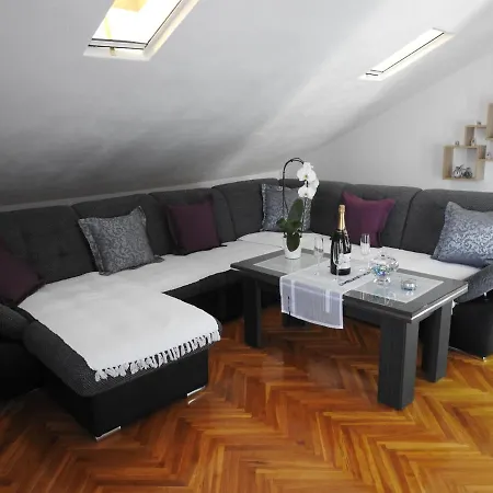 شقة Marini Apartmani