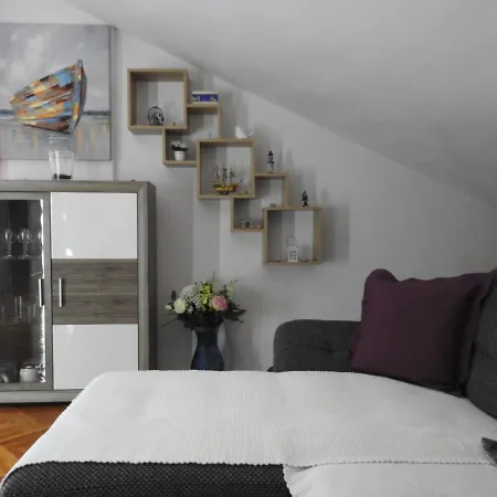 Marini Apartmani شقة *