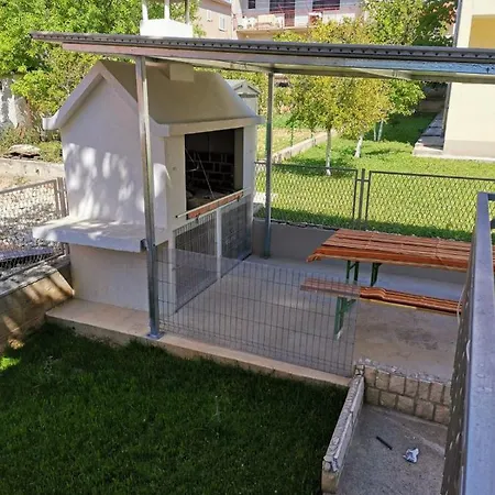 Marini Apartmani * تروغير