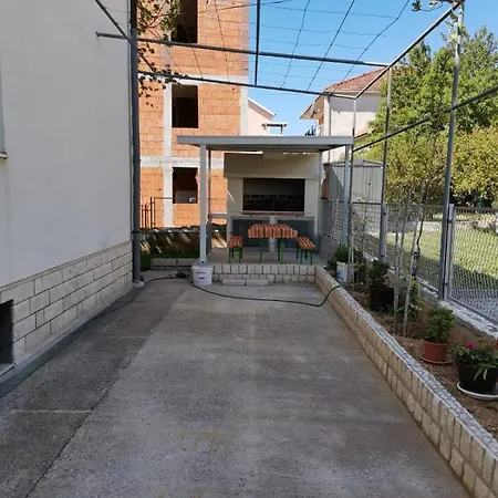 Marini Apartmani * تروغير