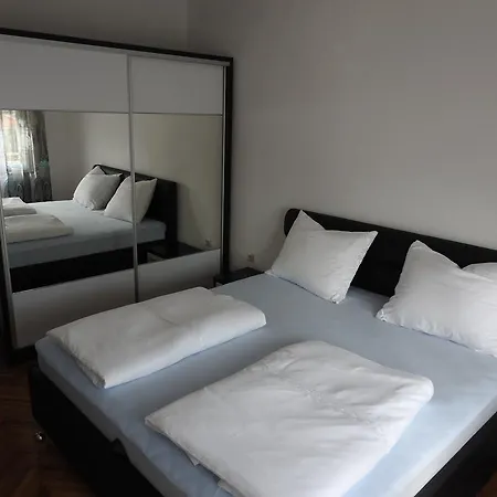 Marini Apartmani * تروغير