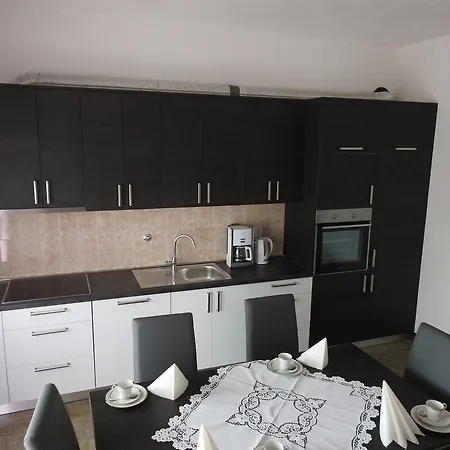 Marini Apartmani *