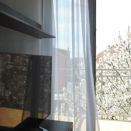 Marini Apartmani شقة