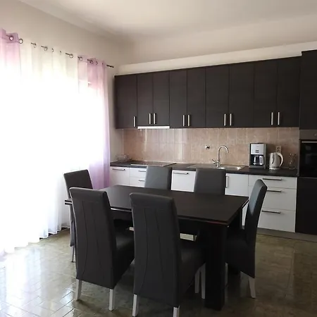 Marini Apartmani شقة